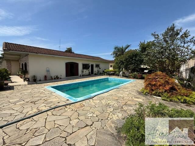 #AF317 - Casa para Venda em Peruíbe - SP