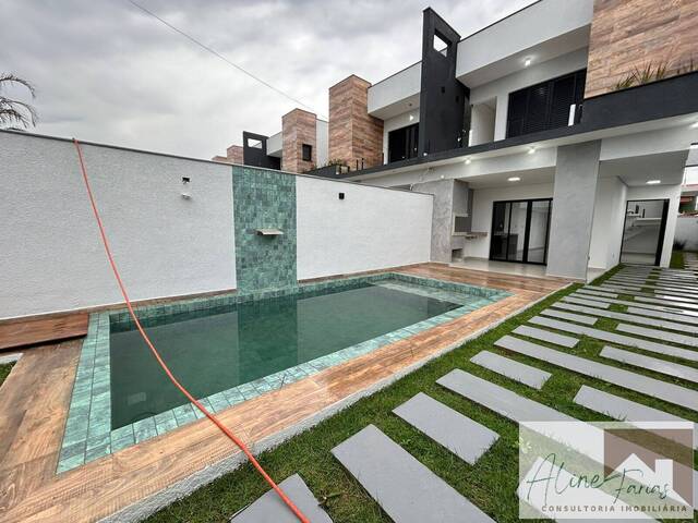 #AF328 - Casa para Venda em Peruíbe - SP