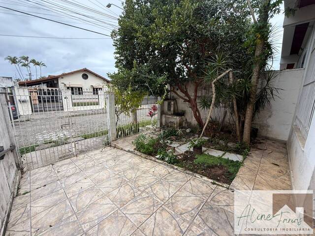 #AF332 - Casa para Venda em Peruíbe - SP