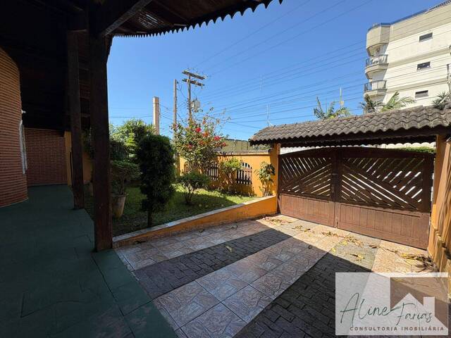 #AF347 - Casa para Venda em Peruíbe - SP