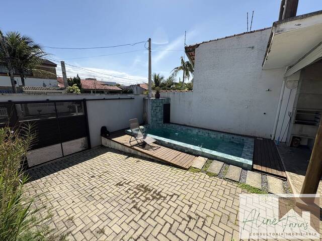 #AF405 - Casa para Venda em Peruíbe - SP