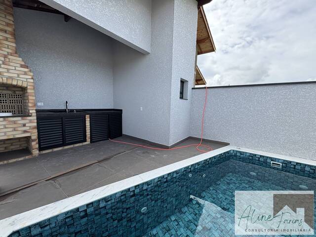 #AF410 - Casa para Venda em Peruíbe - SP