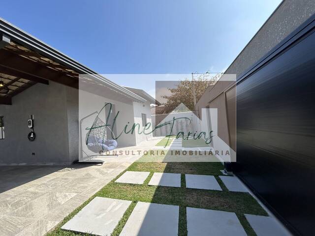 #AF350 - Casa para Venda em Itanhaém - SP