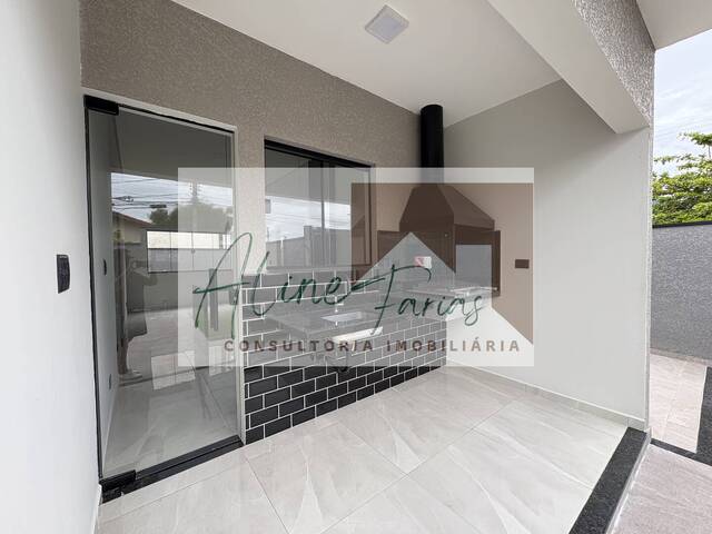 #AF352 - Casa para Venda em Peruíbe - SP