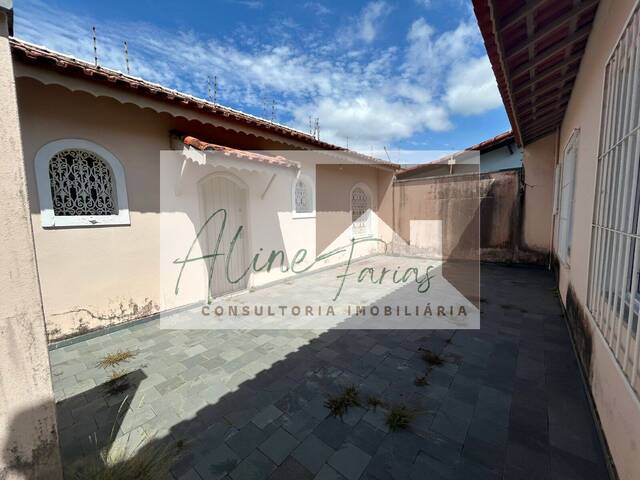 #AF384 - Casa para Venda em Peruíbe - SP