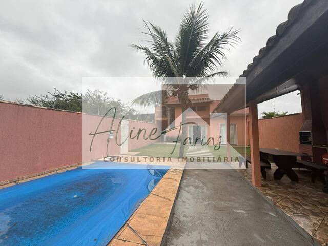 #AF387 - Casa para Venda em Peruíbe - SP